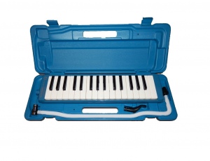 Hohner C94325 Мелодика STUDENT 32 клавиши, цвет - синий. В комплекте идет гибкая трубка с мундштуком