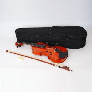 Carayа MV-016 Скрипка 1/16 с футляром и смычком
