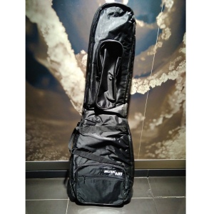 Musicart GB-3 чехол бас гитары, уплотнитель 10мм, накладные карманы, черный