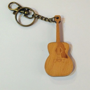 Rin HY-B009 Брелок сувенирный гитара, дерево