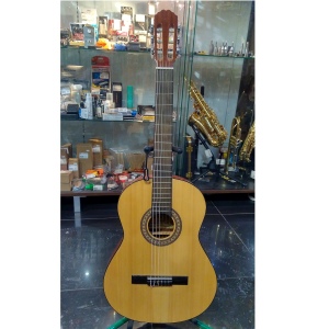 Manuel Fernandez MF-502SP классическая гитара с анкером. Верхняя дека – ель МАССИВ